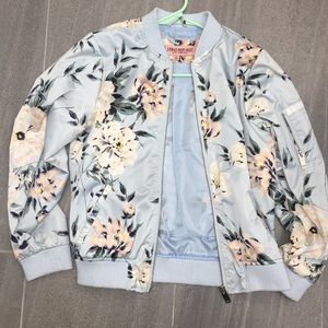 🌸ᖴᒪOᖇᗩᒪ ᗷOᗰᗷEᖇ ᒍᗩᑕKET🌸